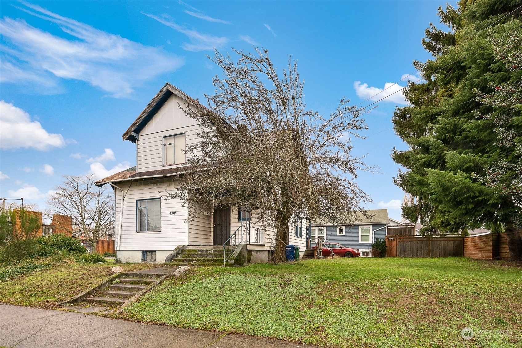 Property Photo:  2302 E Pike Street  WA 98122 