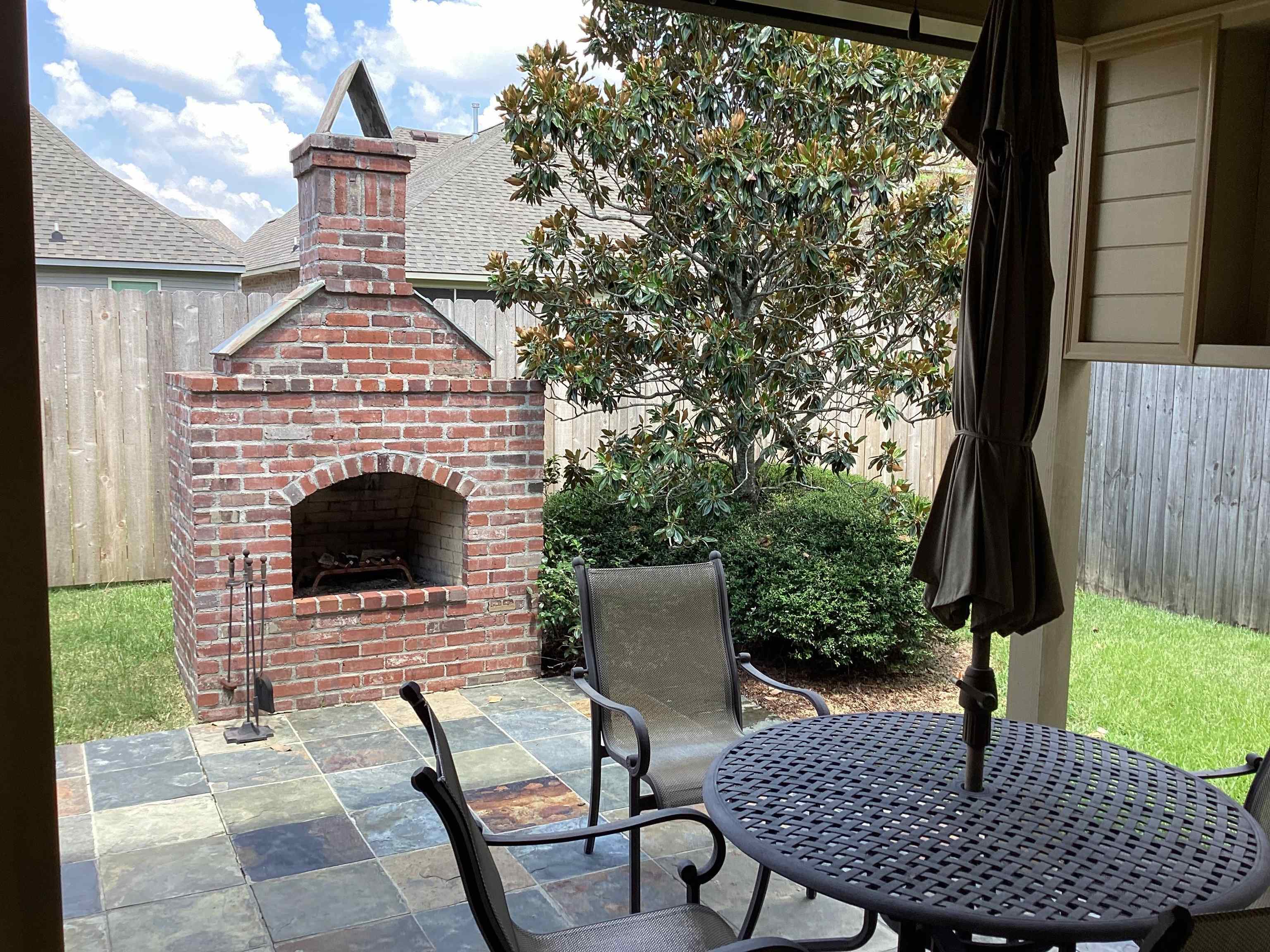 Property Photo:  2426 St Regis Dr  LA 70816 