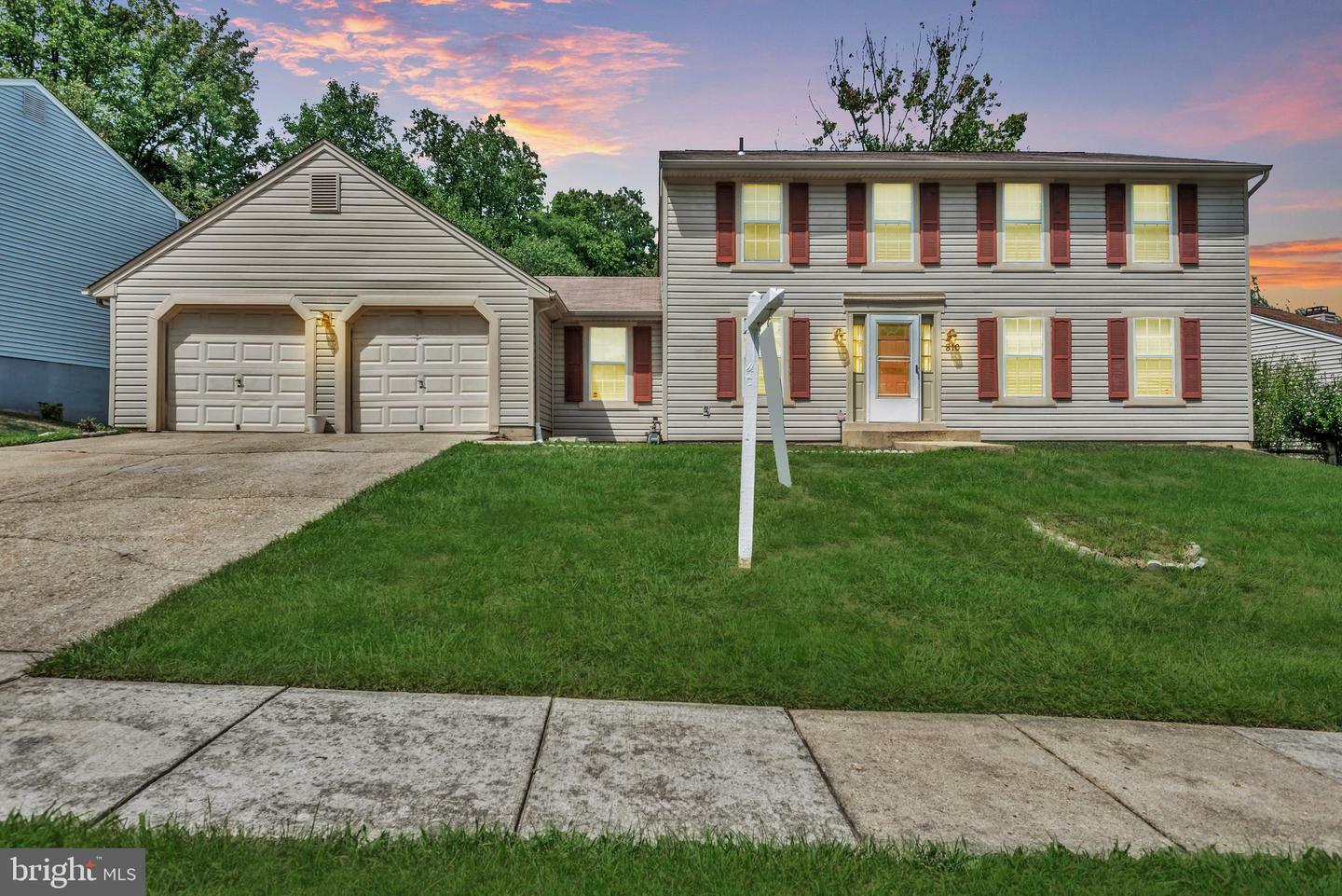 Property Photo: 810 Cypress Point Circle MD 20721