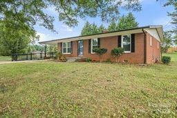 Property Photo:  933 Armstrong Street  NC 28677 