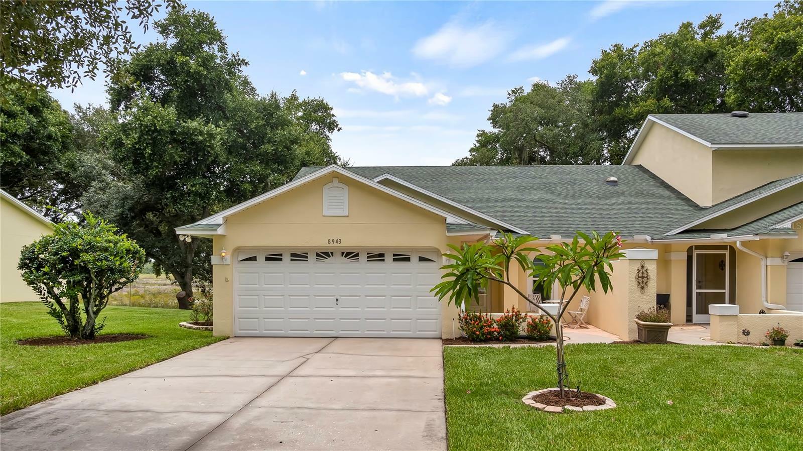 Property Photo:  8943 Courtyard Lane  FL 34736 