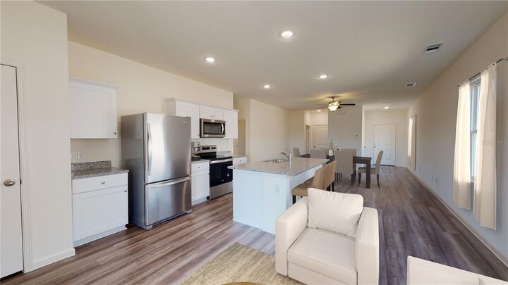 Property Photo: 38375 Honeysuckle Drive FL 33525