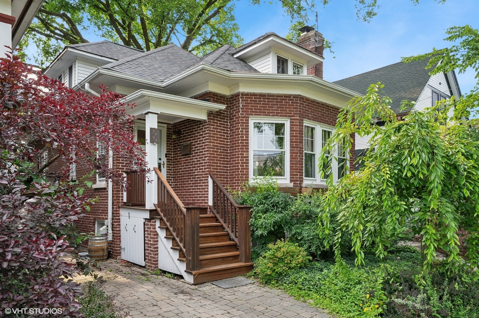 Property Photo:  2144 Asbury Avenue  IL 60201 