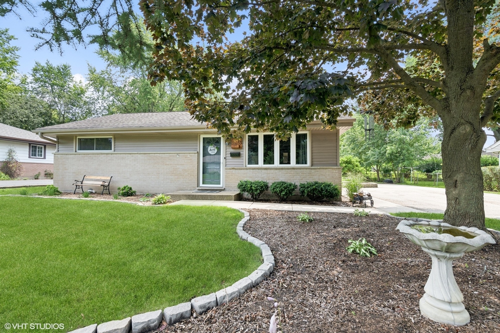 Property Photo:  73 Golfview Road  IL 60047 