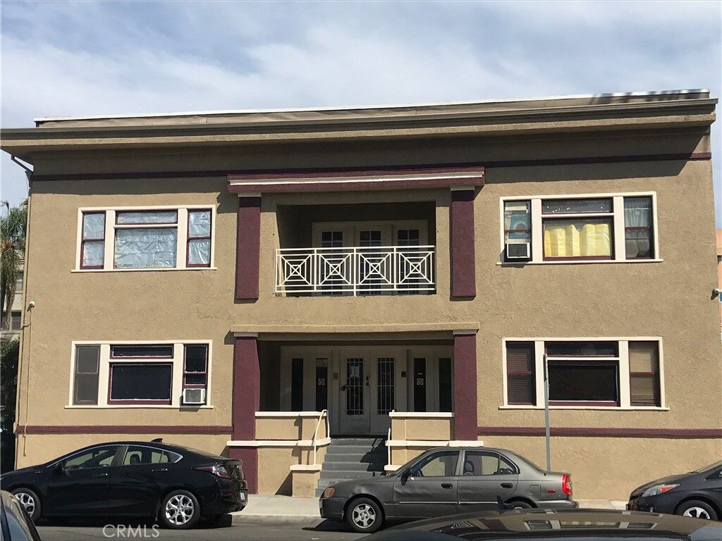 Property Photo: 354 Chestnut Avenue 27 CA 90802