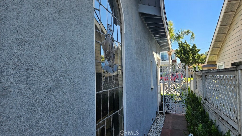 Property Photo:  515 12th Street  CA 92648 