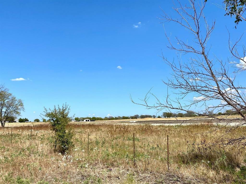 Property Photo:  1421 County Road 4530  TX 76234 