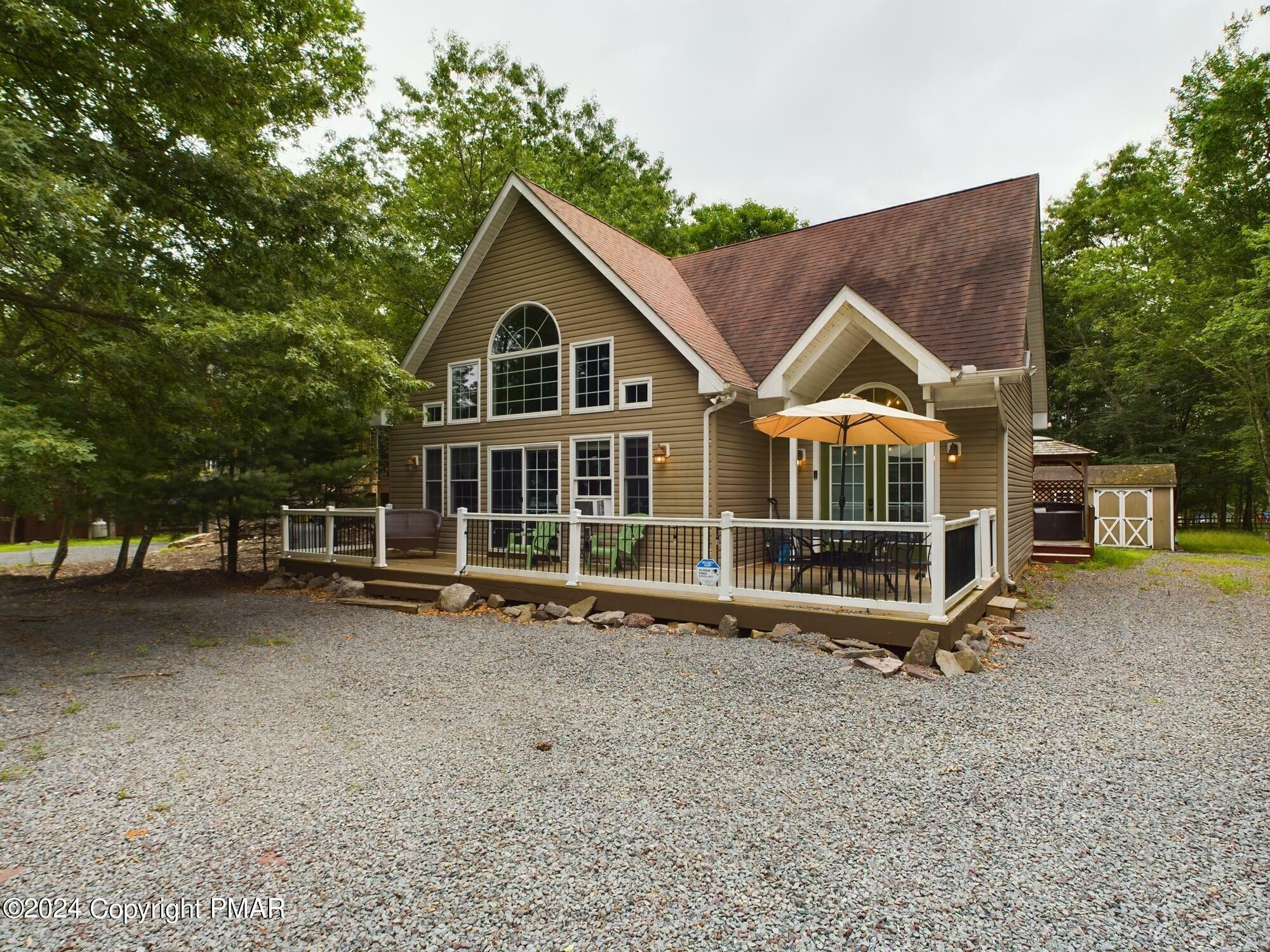 Property Photo:  6 Dillon Way  PA 18210 