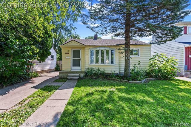 Property Photo:  6037 John Daly Street  MI 48180 