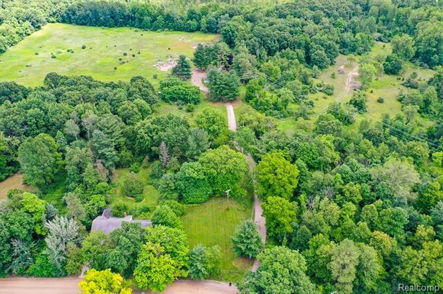 400 Coats Road  Orion Twp MI 48362 photo