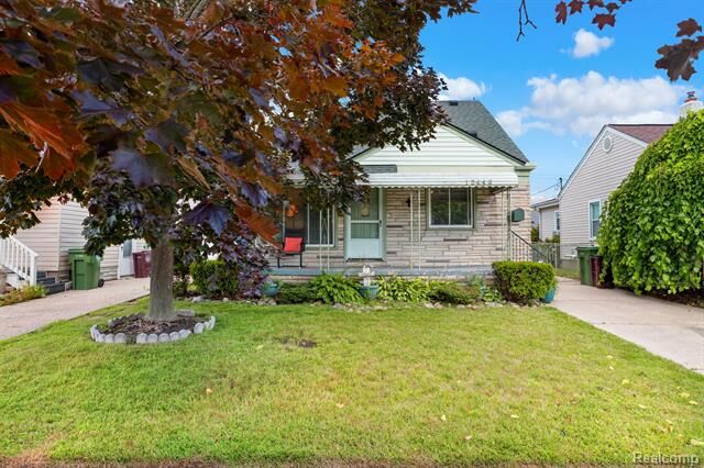 Property Photo:  13448 Backus Street  MI 48195 