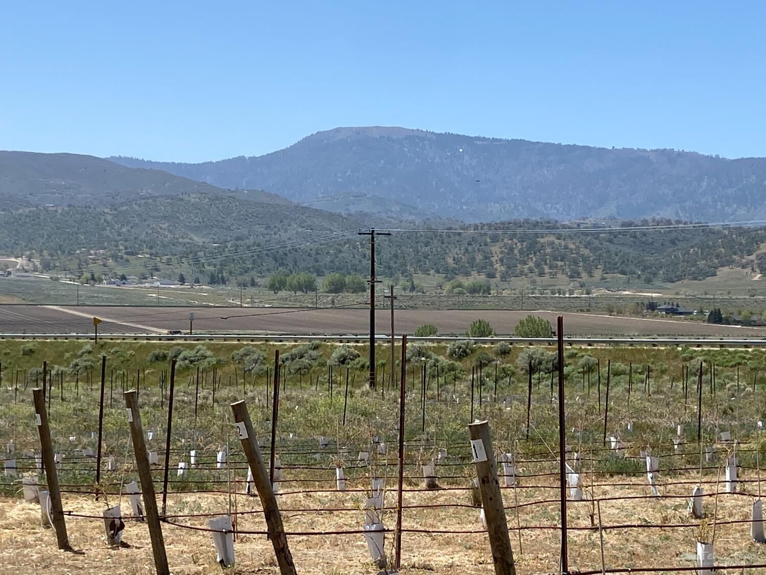 Property Photo: 22649 Highway 202 CA 93561