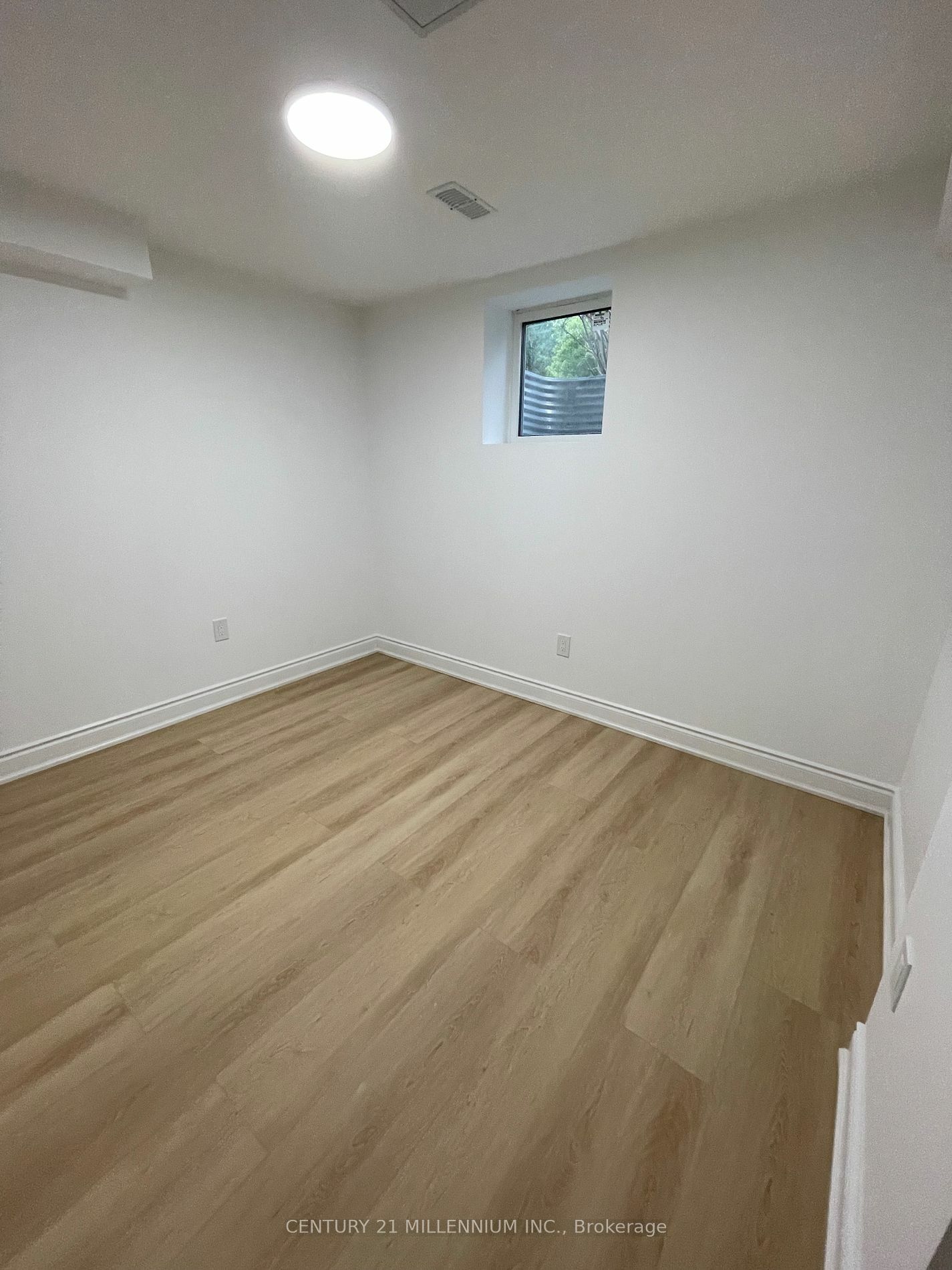 Property Photo:  120 Mount Royal Circ  ON L6P 1Z2 