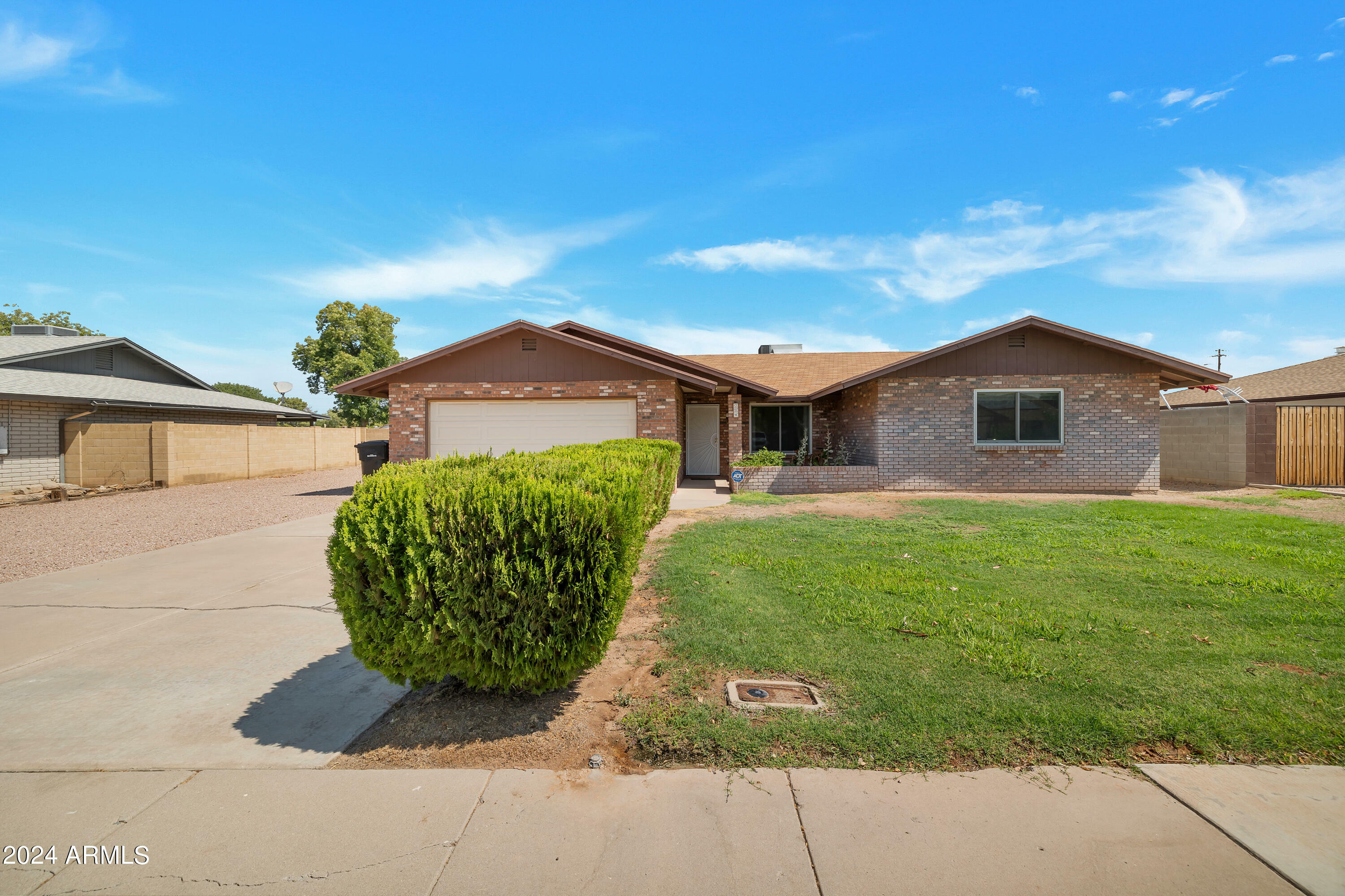 Property Photo:  214 E Avenida Sierra Madre --  AZ 85296 