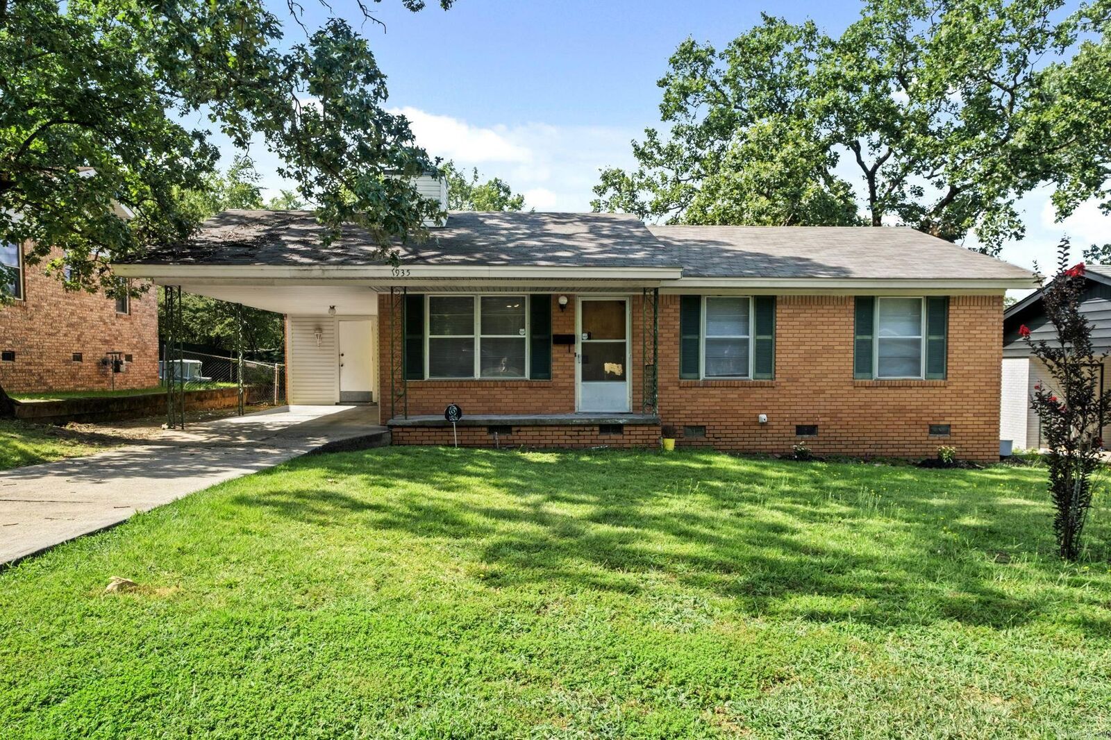 Property Photo: 1935 Lenell Drive AR 72118