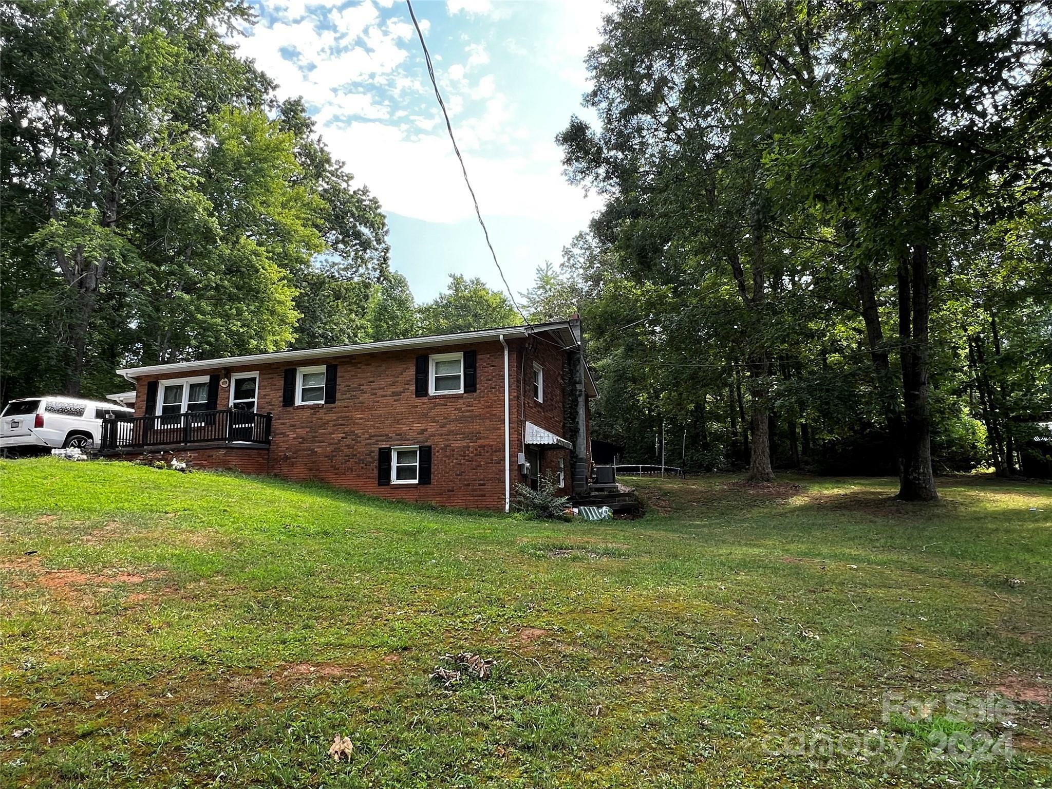 Property Photo:  103 Lynn Wood Street  NC 28655 