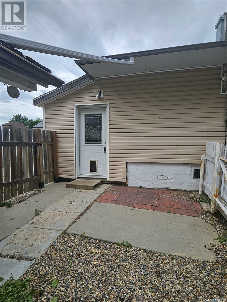 Property Photo: 222 Aldridge Street SK S0C 0M0