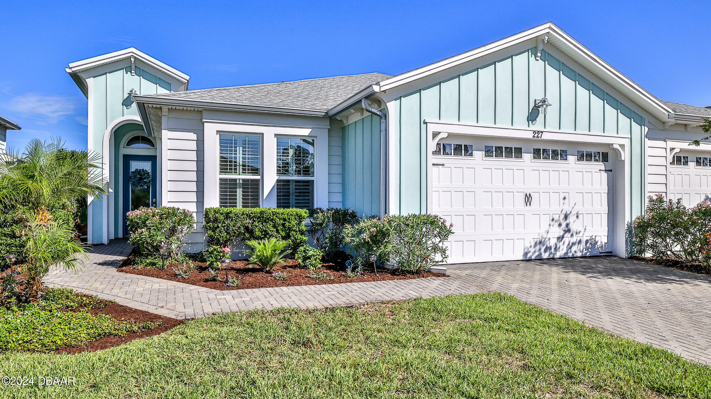 Property Photo:  227 Coral Reef Way  FL 32124 