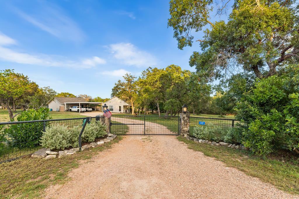 Property Photo:  317 Burney Lane  TX 78028 