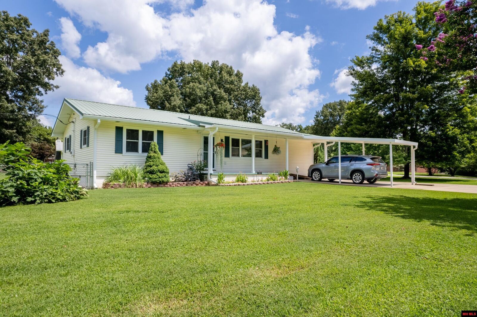 Property Photo: 110 Frizzel Drive AR 72642