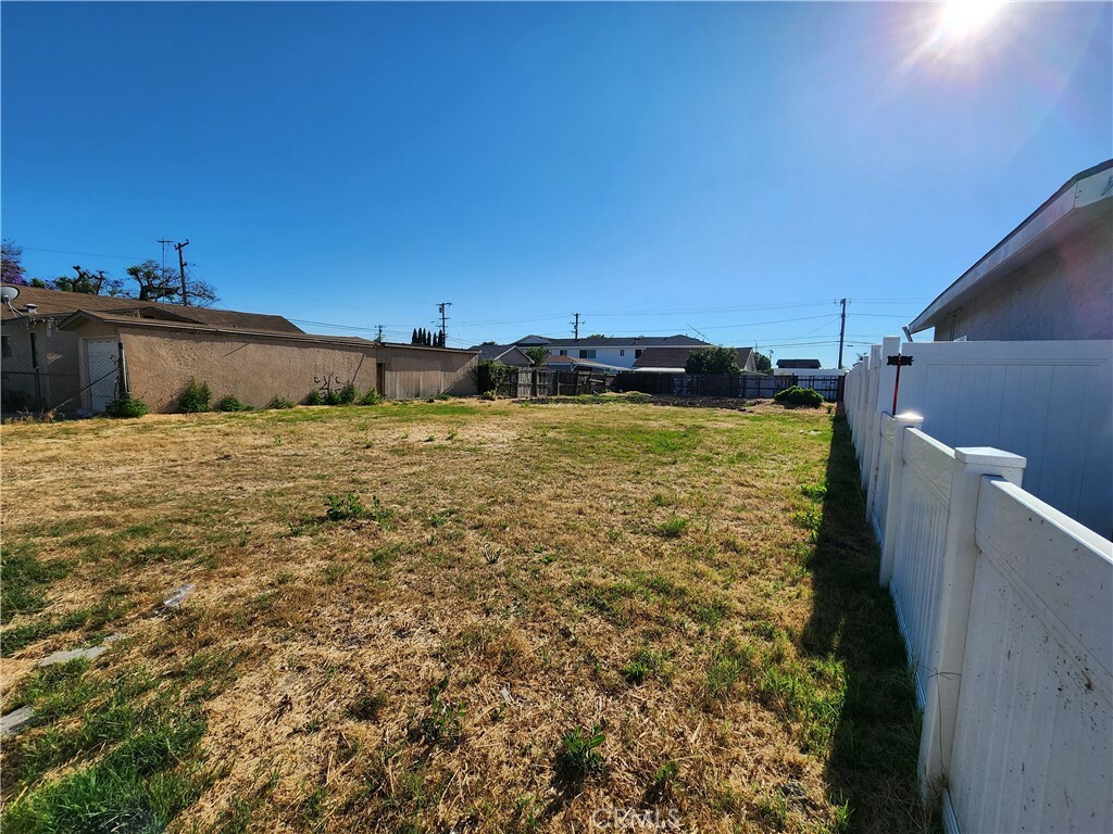 Property Photo:  6651 Kingman Avenue  CA 90621 