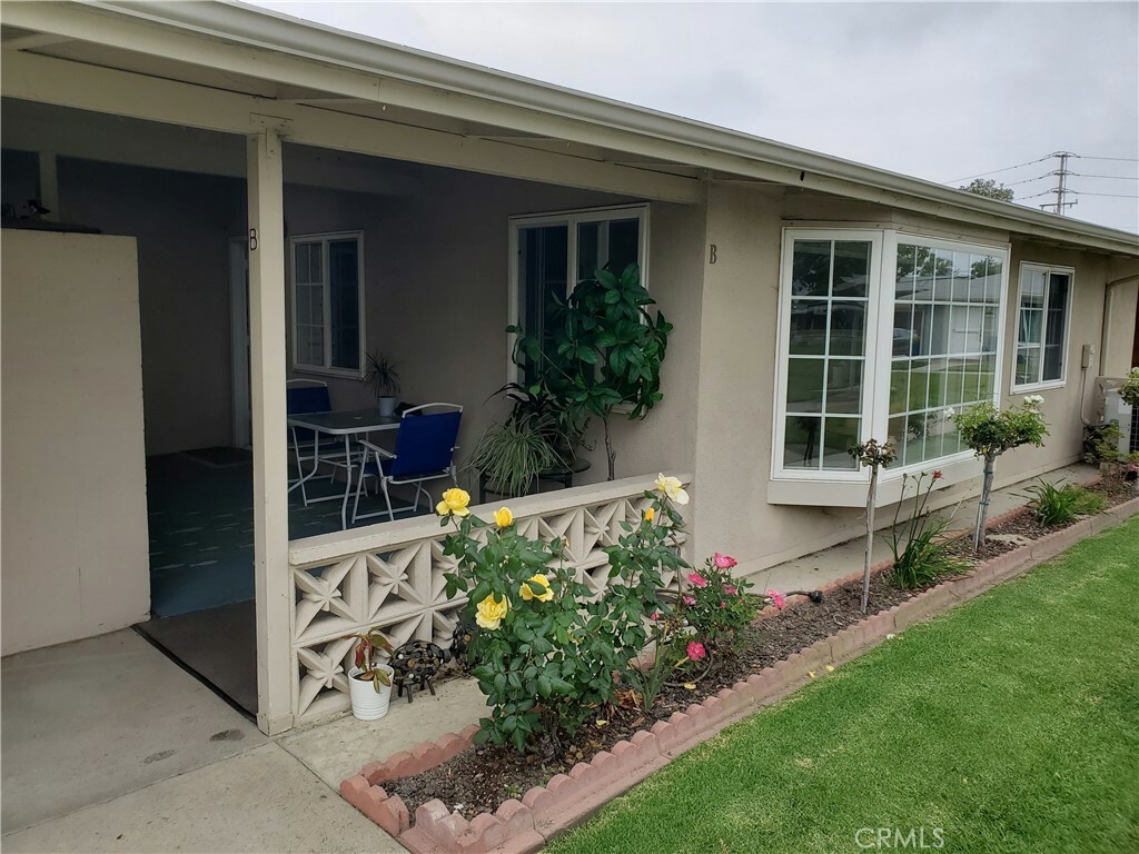 Property Photo:  1720 Interlachen Road 12-41B  CA 90740 