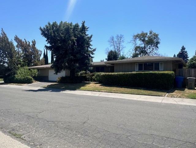 Property Photo:  1028 Lake Glen Way  CA 95822 