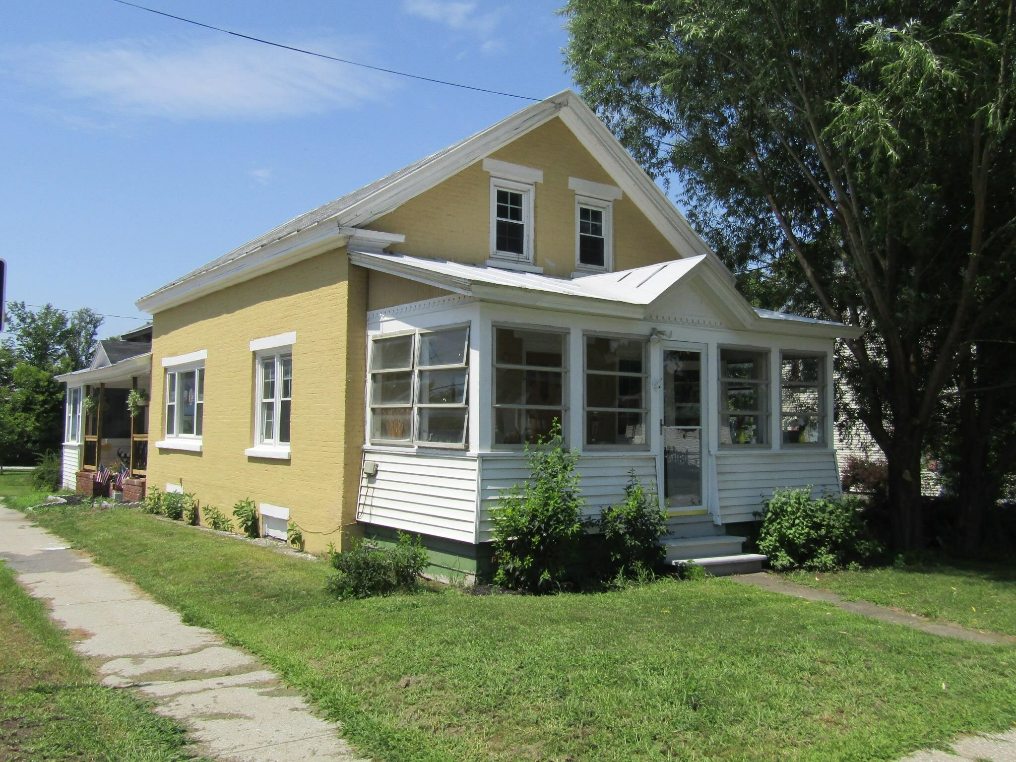 Property Photo:  12 Broadway Street  VT 05488 