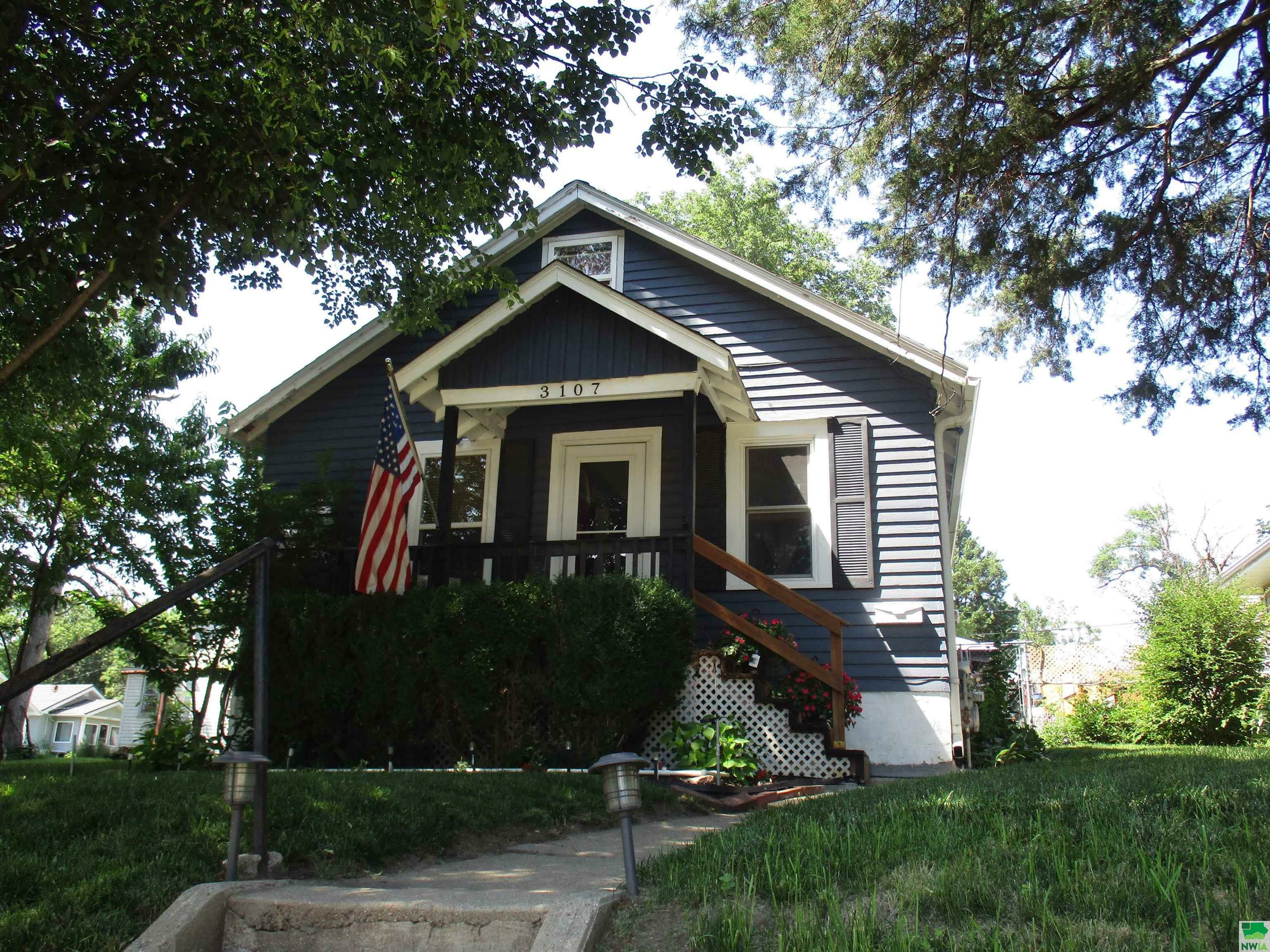 Property Photo:  3107 6th Ave  IA 51106 