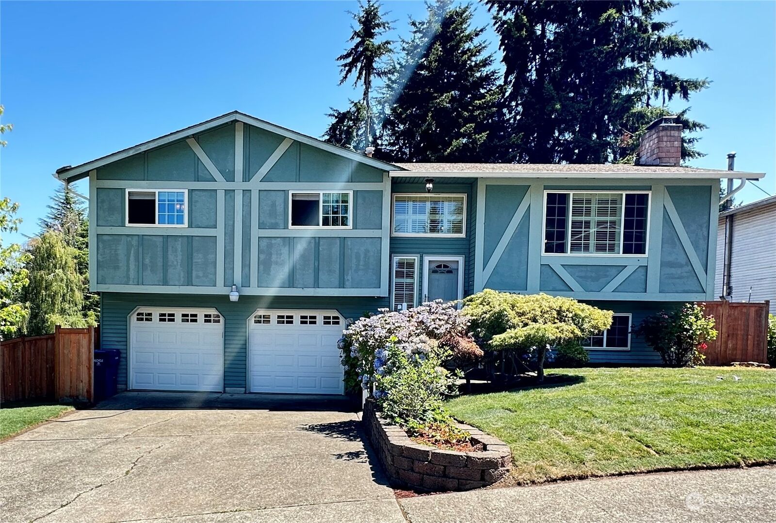 Property Photo:  33004 37th Court SW  WA 98023 