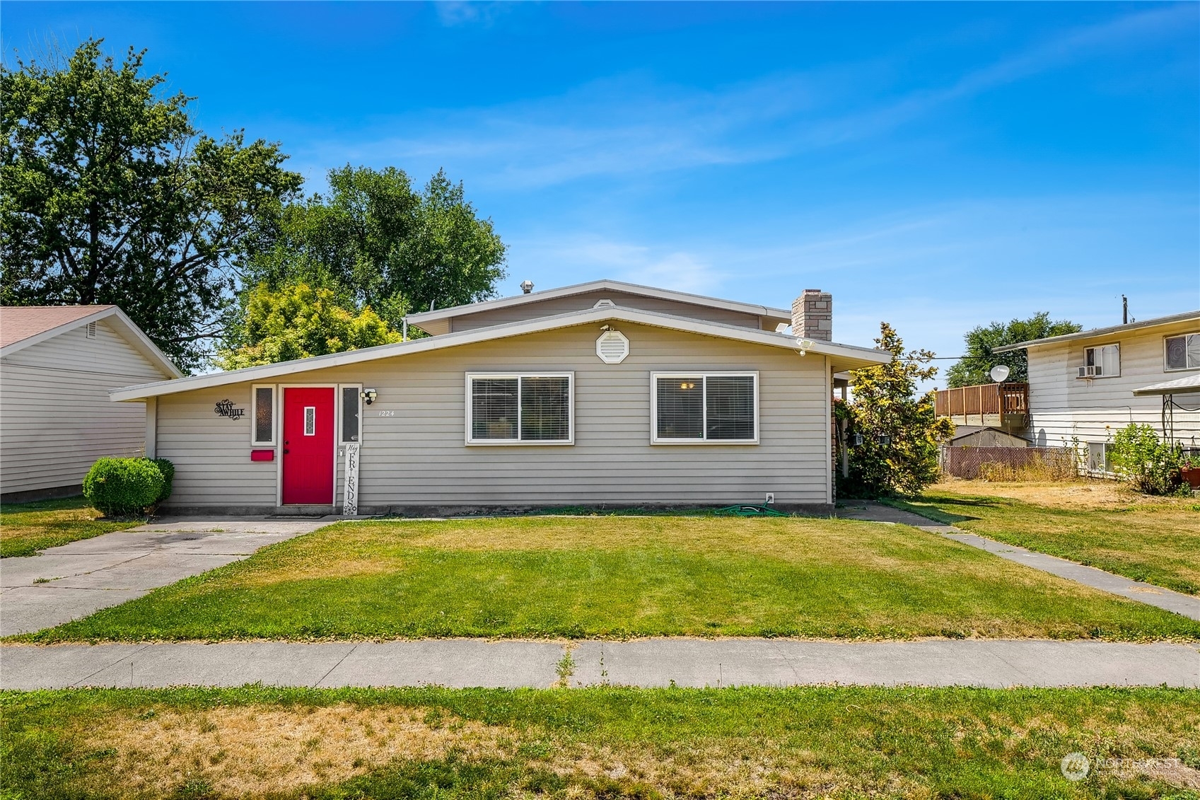 1224 S Jefferson Avenue  Moses Lake WA 98837 photo