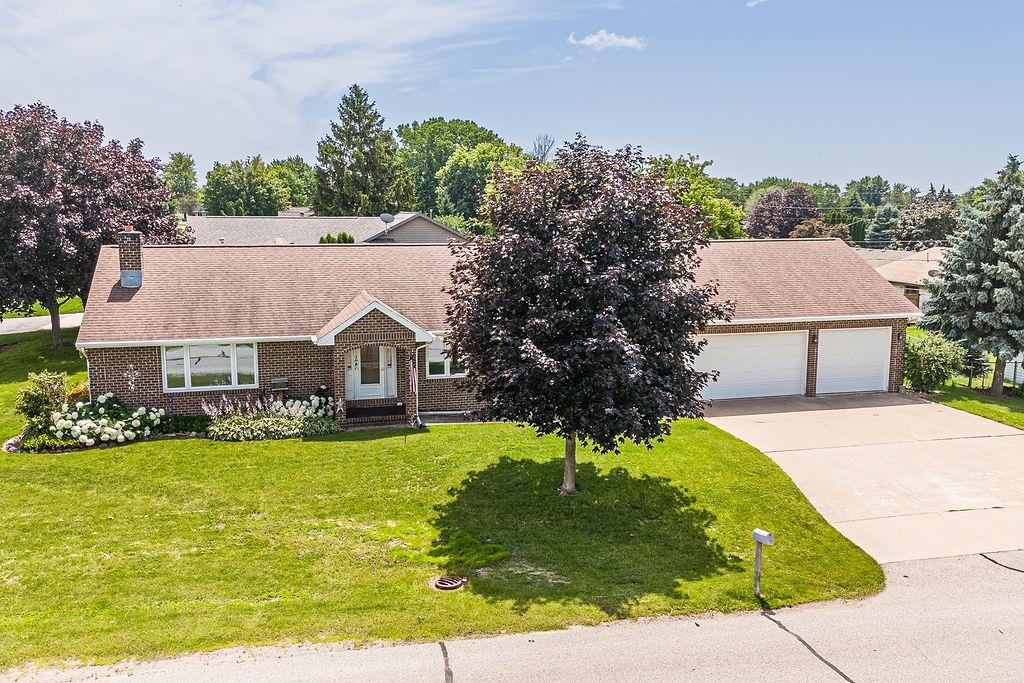 Property Photo:  1285 W Hiawatha Drive  WI 54914 