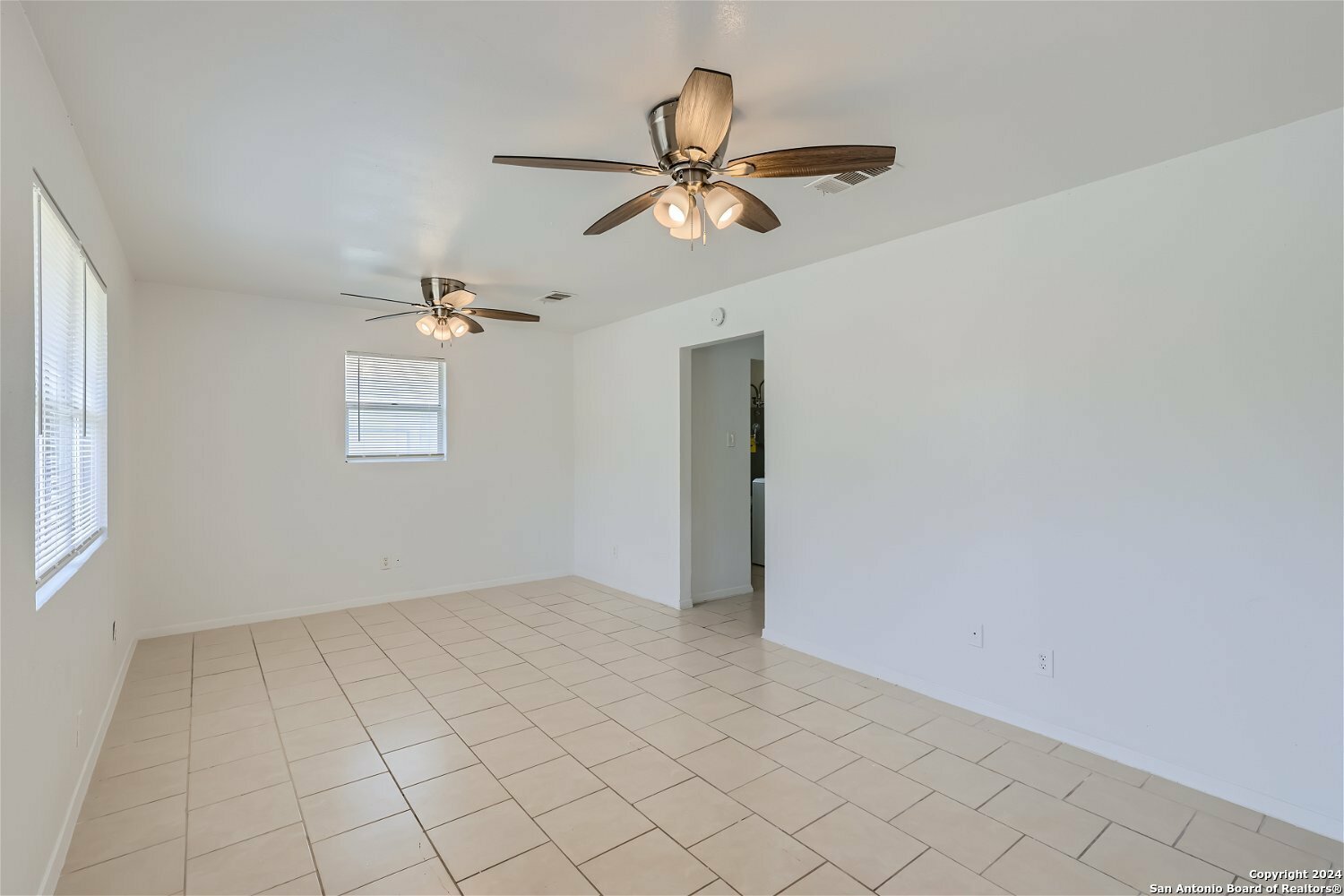 Property Photo:  433 W Wright Blvd  TX 78148 