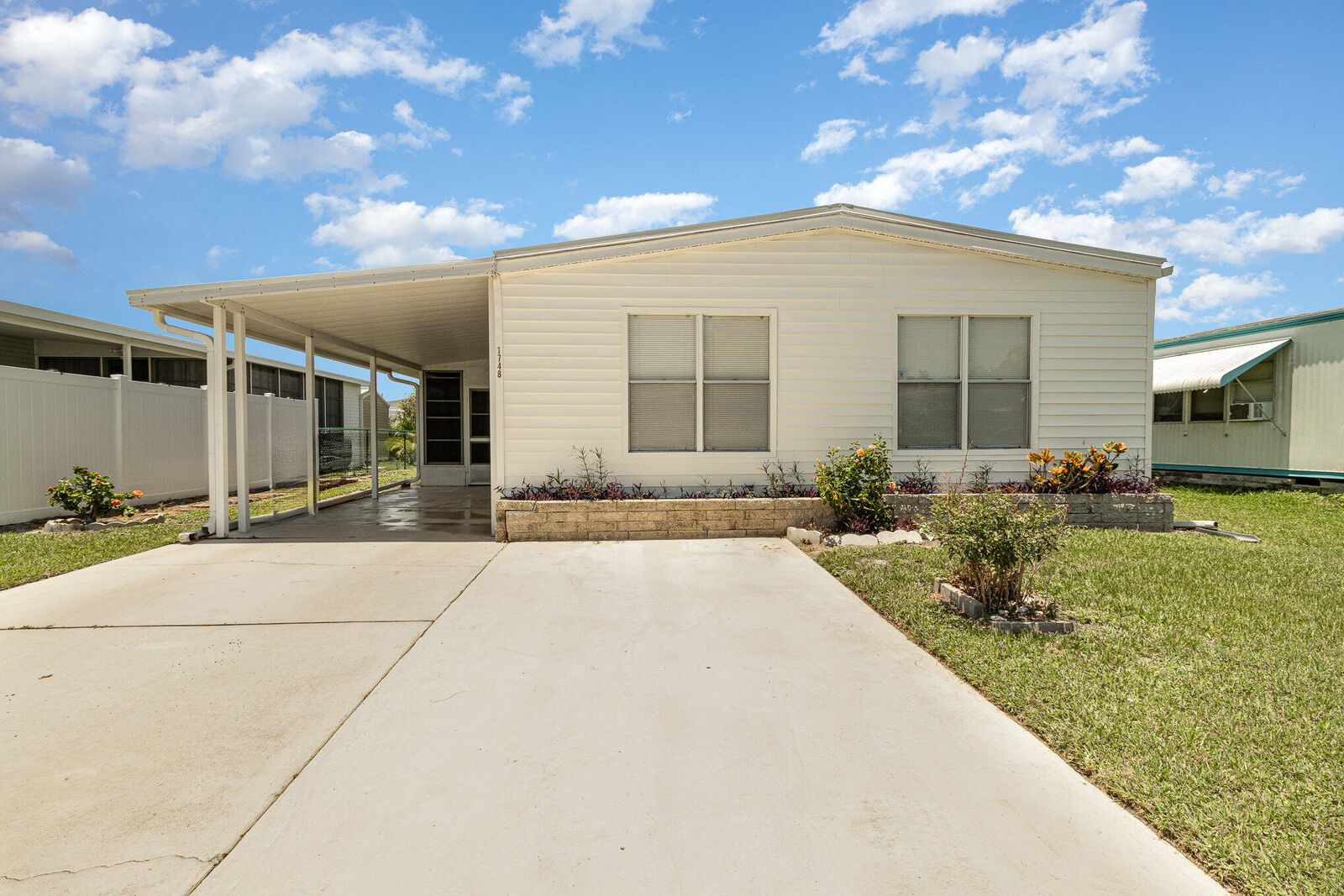 Property Photo: 1748 NE Live Oak Street NE FL 32905