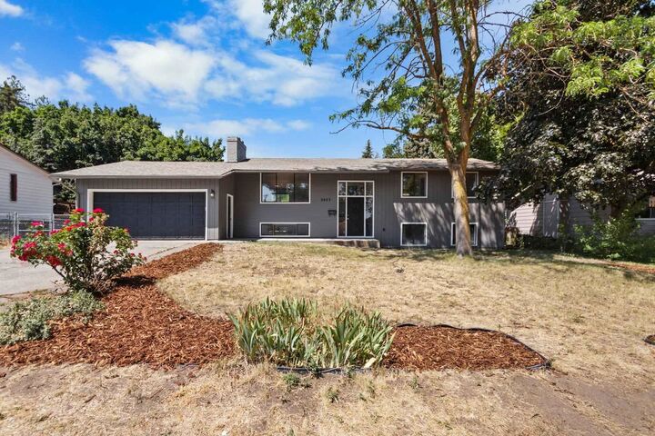 2423 E Thurston Ave  Spokane WA 99223 photo