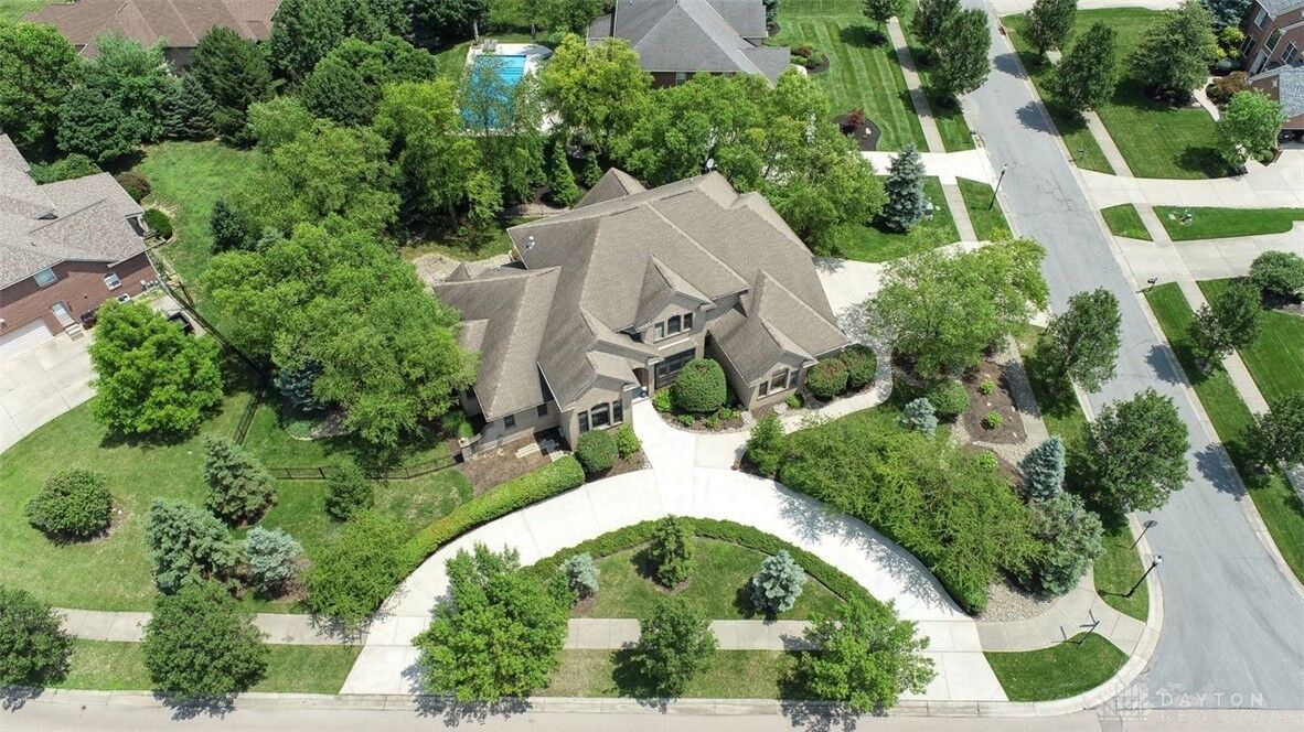 Property Photo: 4508 Guildford Drive OH 45069