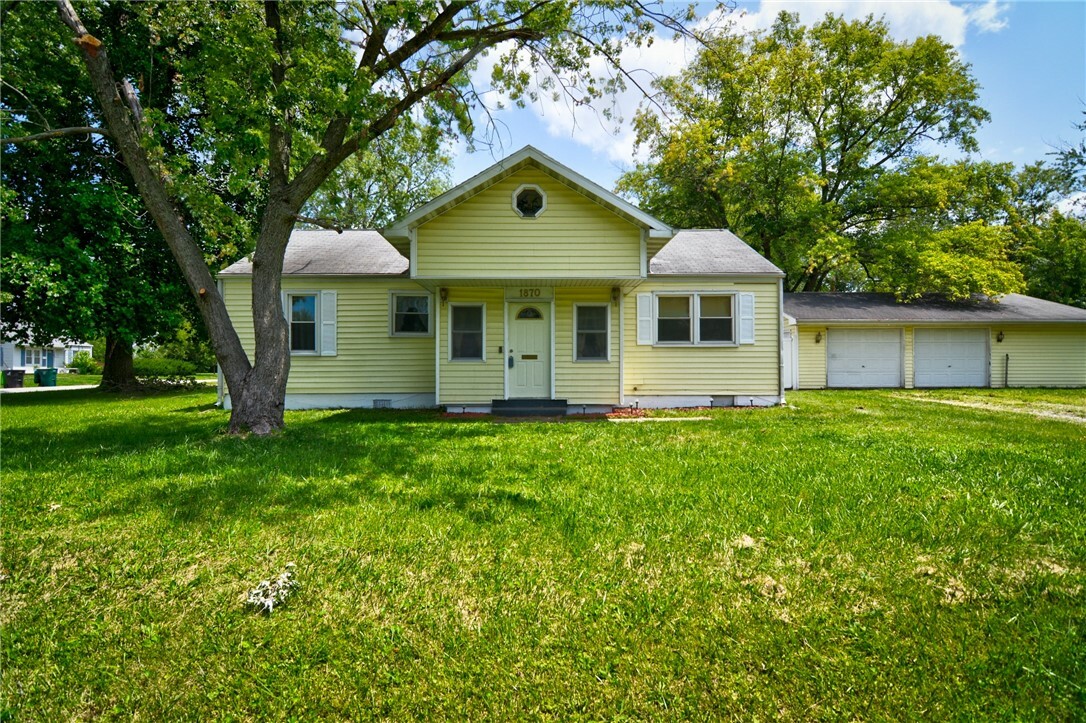 Property Photo:  1870 N Dennis Avenue  IL 62526 