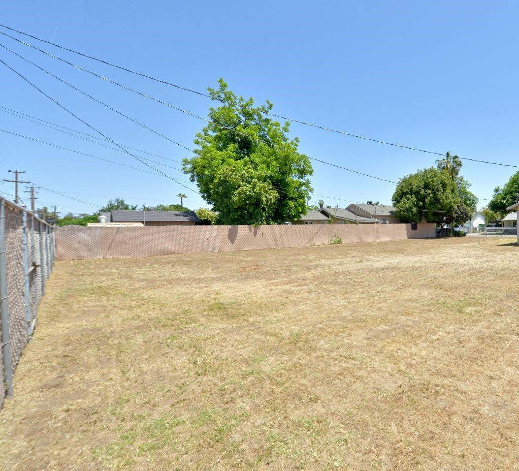 Property Photo:  343 N Delno Avenue  CA 93706 