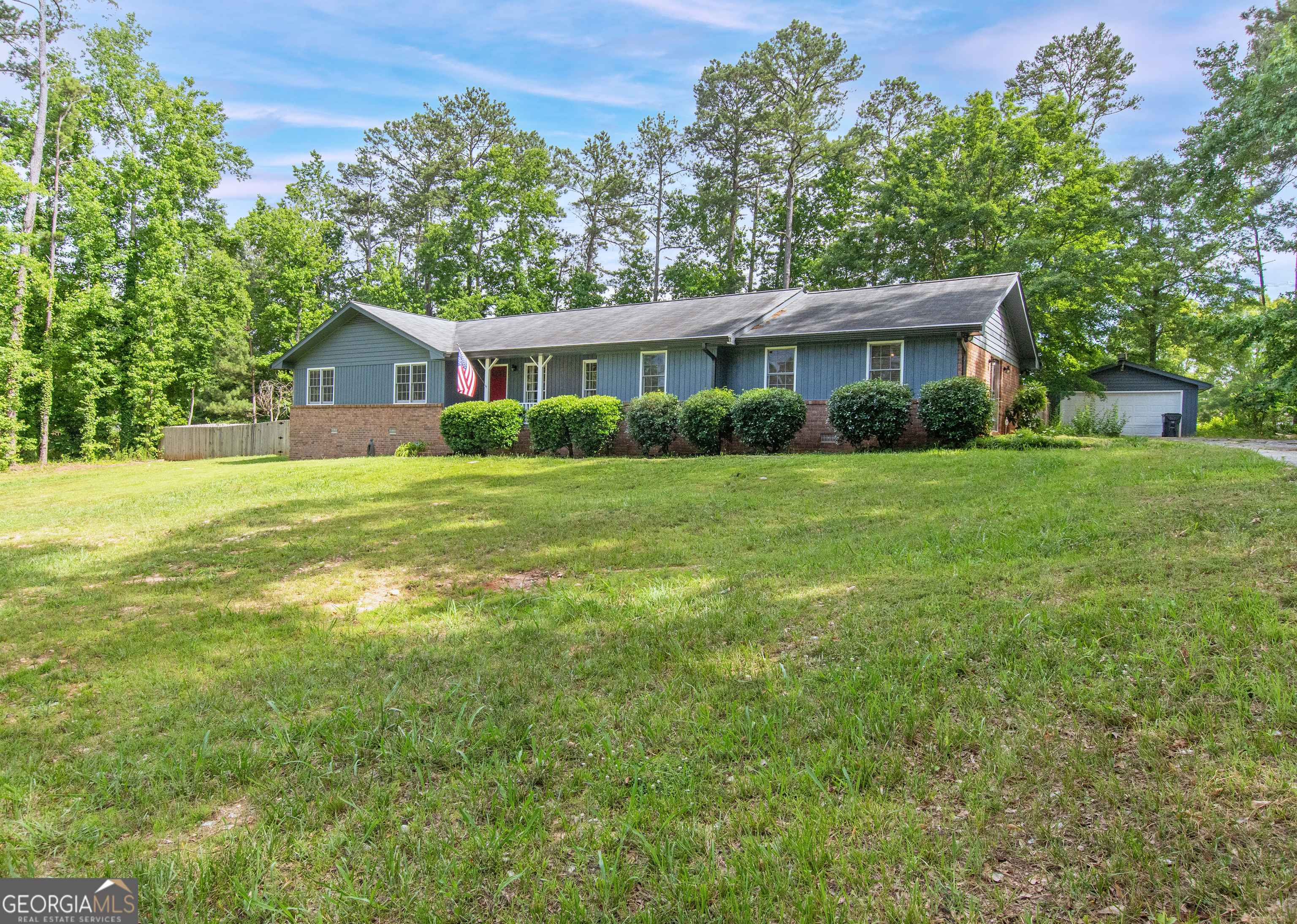 Property Photo:  145 Silver Leaf Drive  GA 30214 