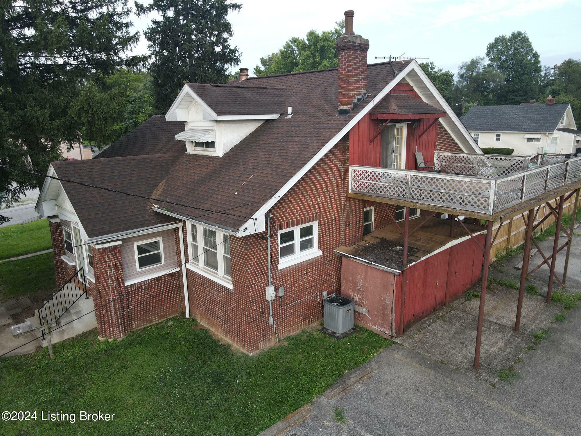 Property Photo:  2926 Dixie Hwy  KY 40216 