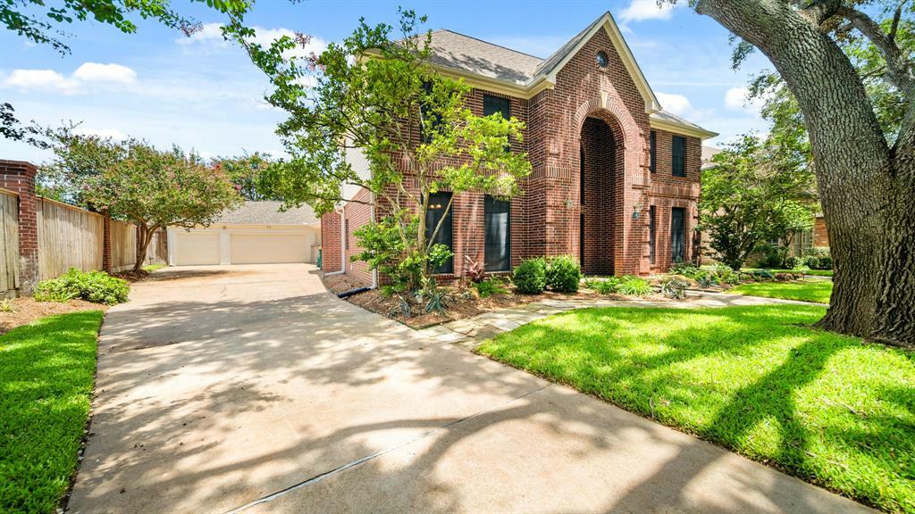 Property Photo:  1611 Galleon Oaks Drive  TX 77450 