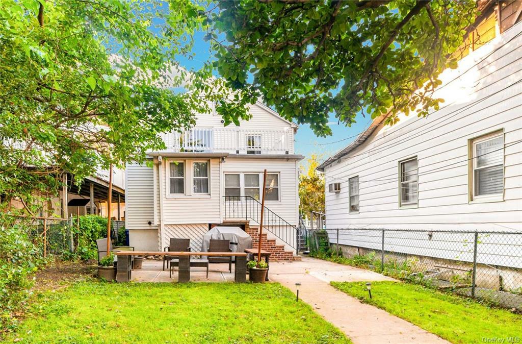 Property Photo:  3279 Barkley Avenue  NY 10465 