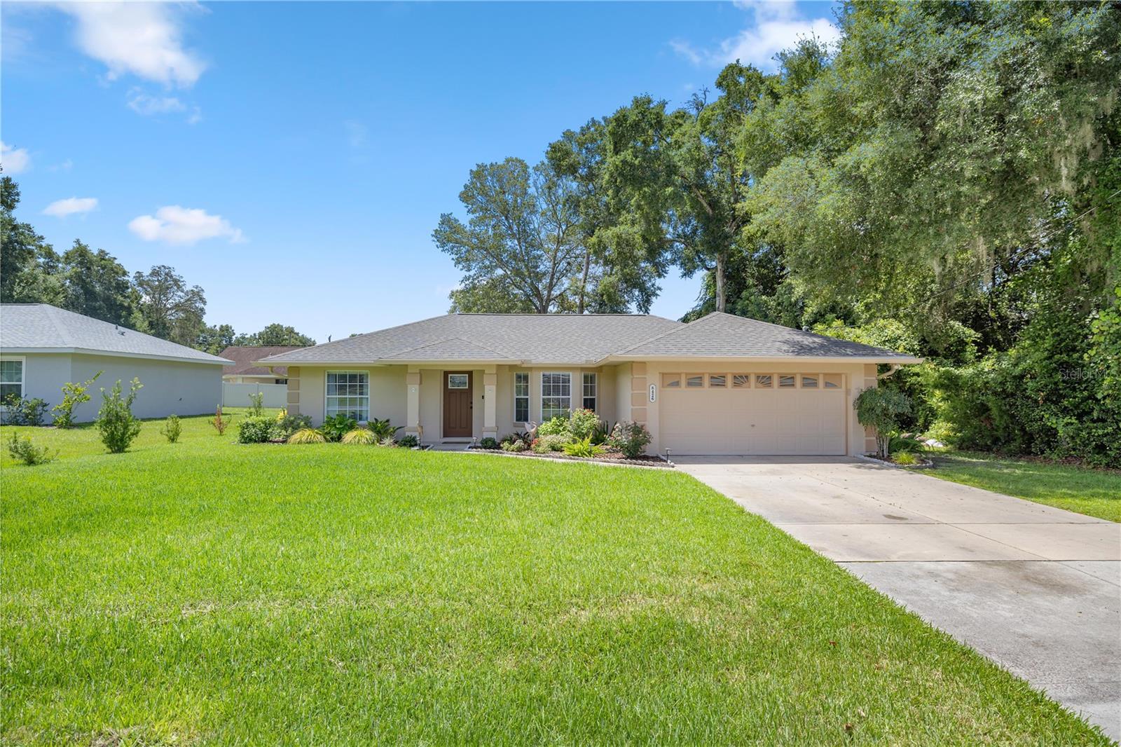 Property Photo: 8426 SE 156th Street FL 34491
