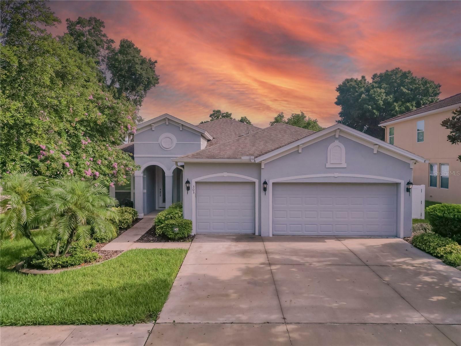 Property Photo:  303 Parsons Woods Drive  FL 33584 