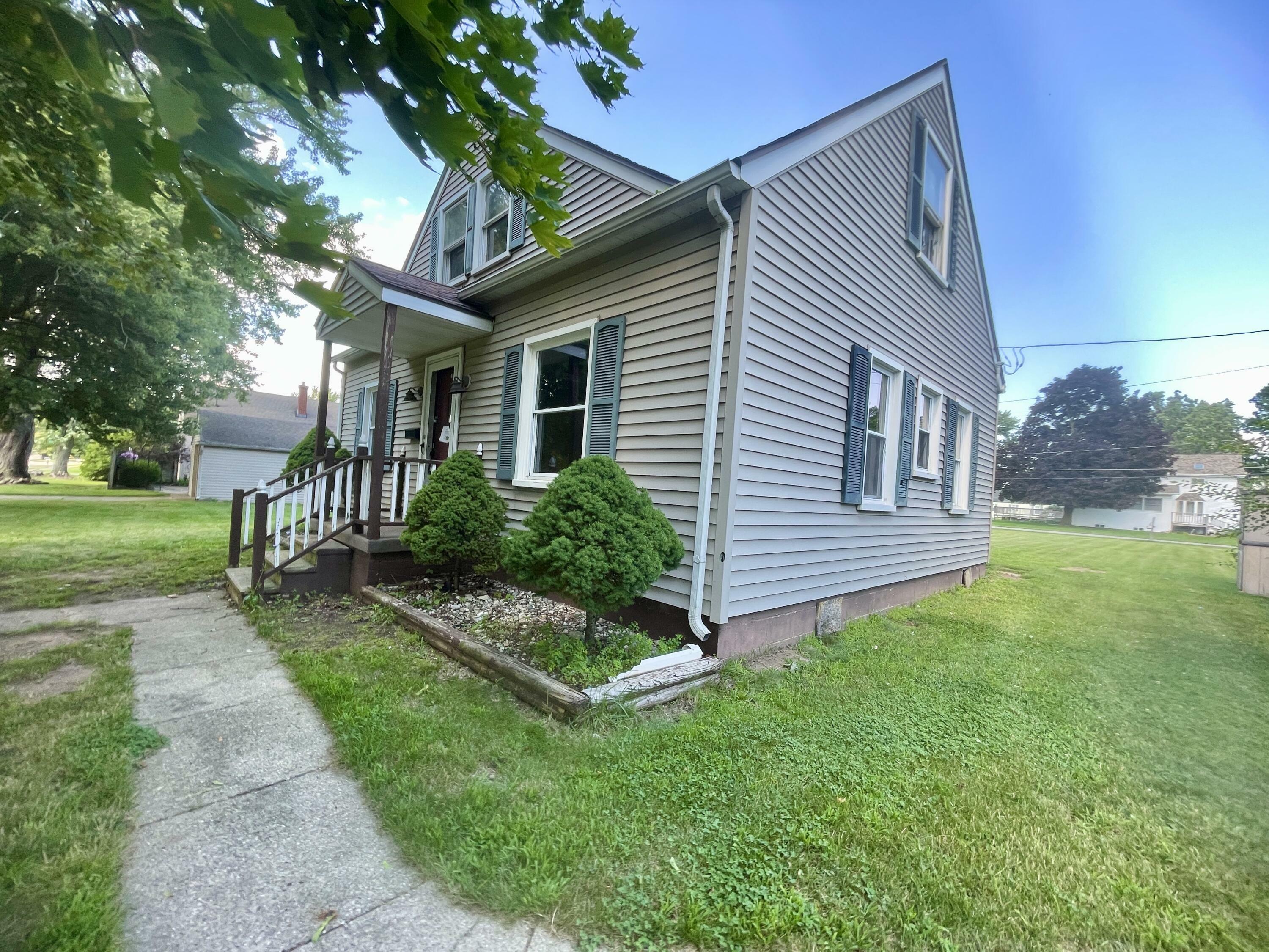 Property Photo:  819 Varden Drive  MI 49202 