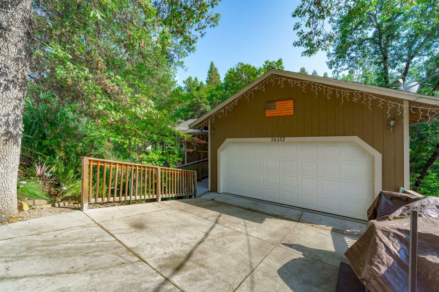 Property Photo:  16512 S Creekside Drive  CA 95370 