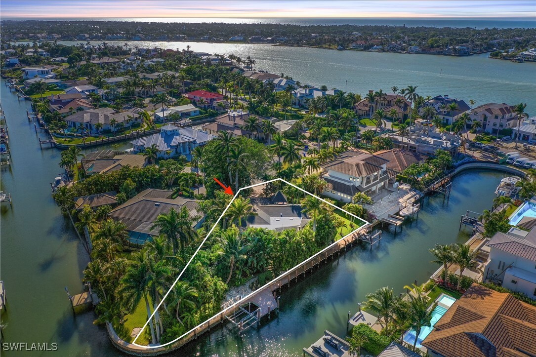 Property Photo: 1303 Wahoo Court FL 34102