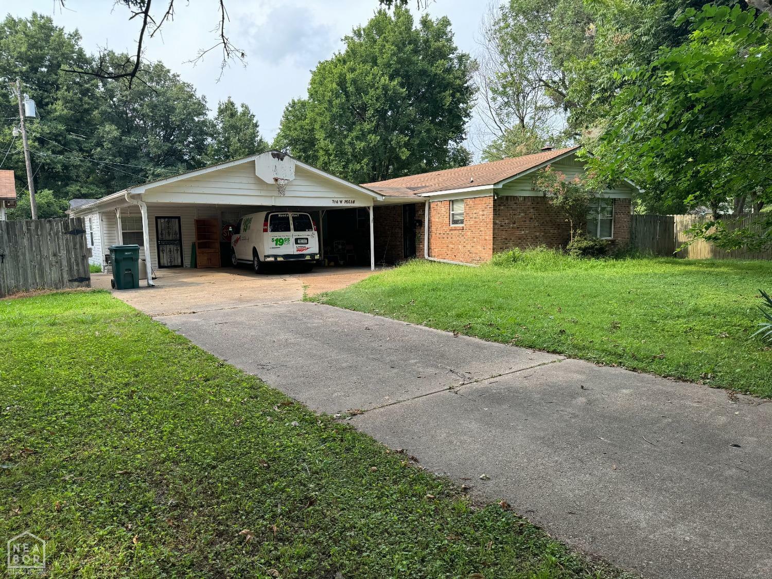 Property Photo:  716 W Pecan Street  AR 72315 