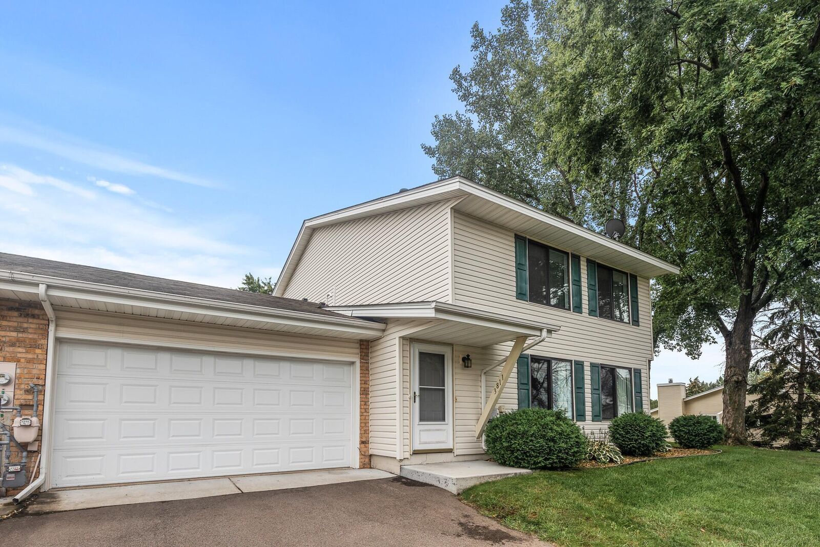 Property Photo:  3811 Heather Drive  MN 55122 