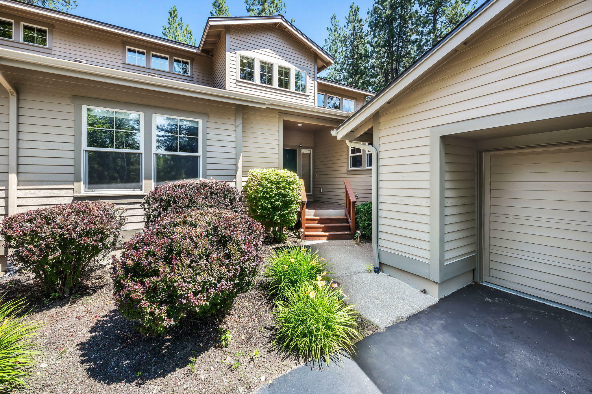 Property Photo: 60583 Seventh Mountain Drive OR 97702
